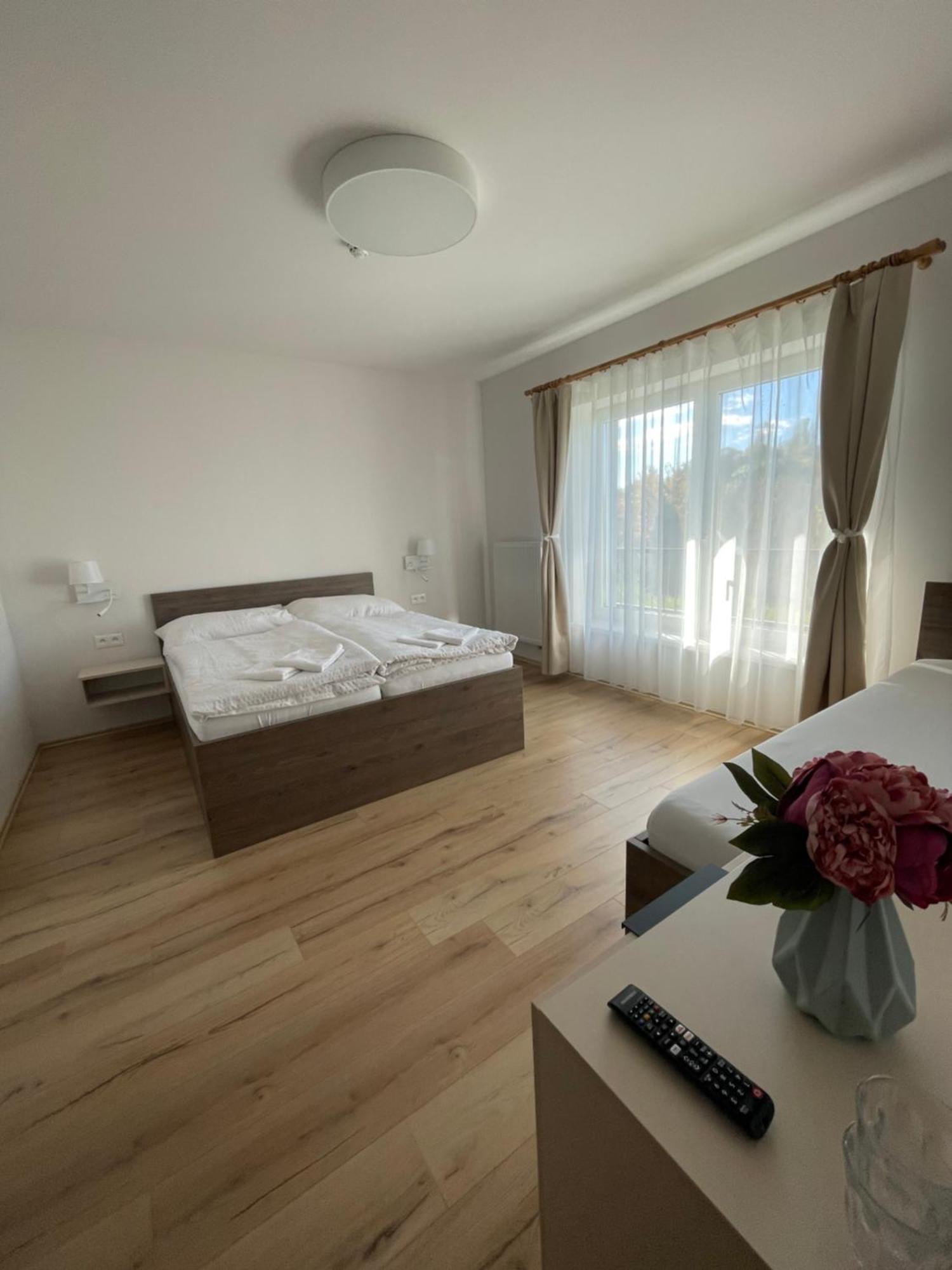 Zafir Hotell Dunajská Streda Eksteriør bilde