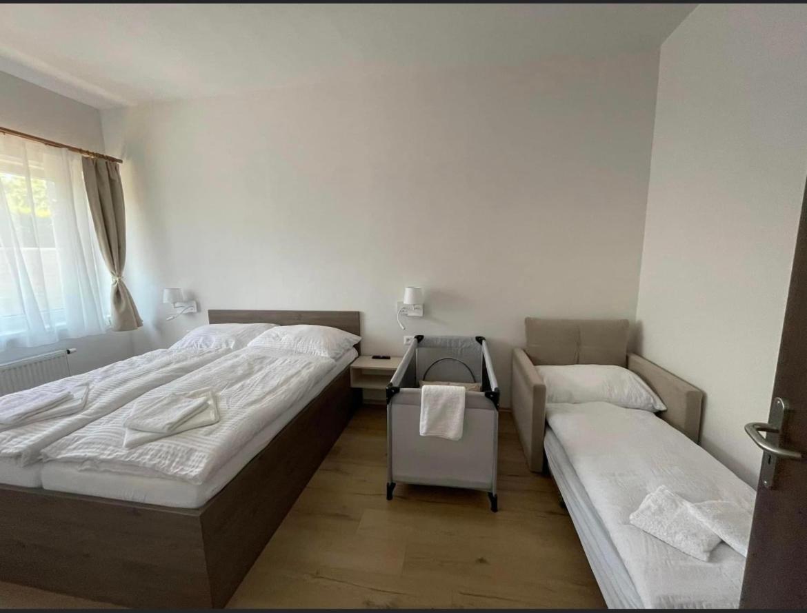 Zafir Hotell Dunajská Streda Eksteriør bilde